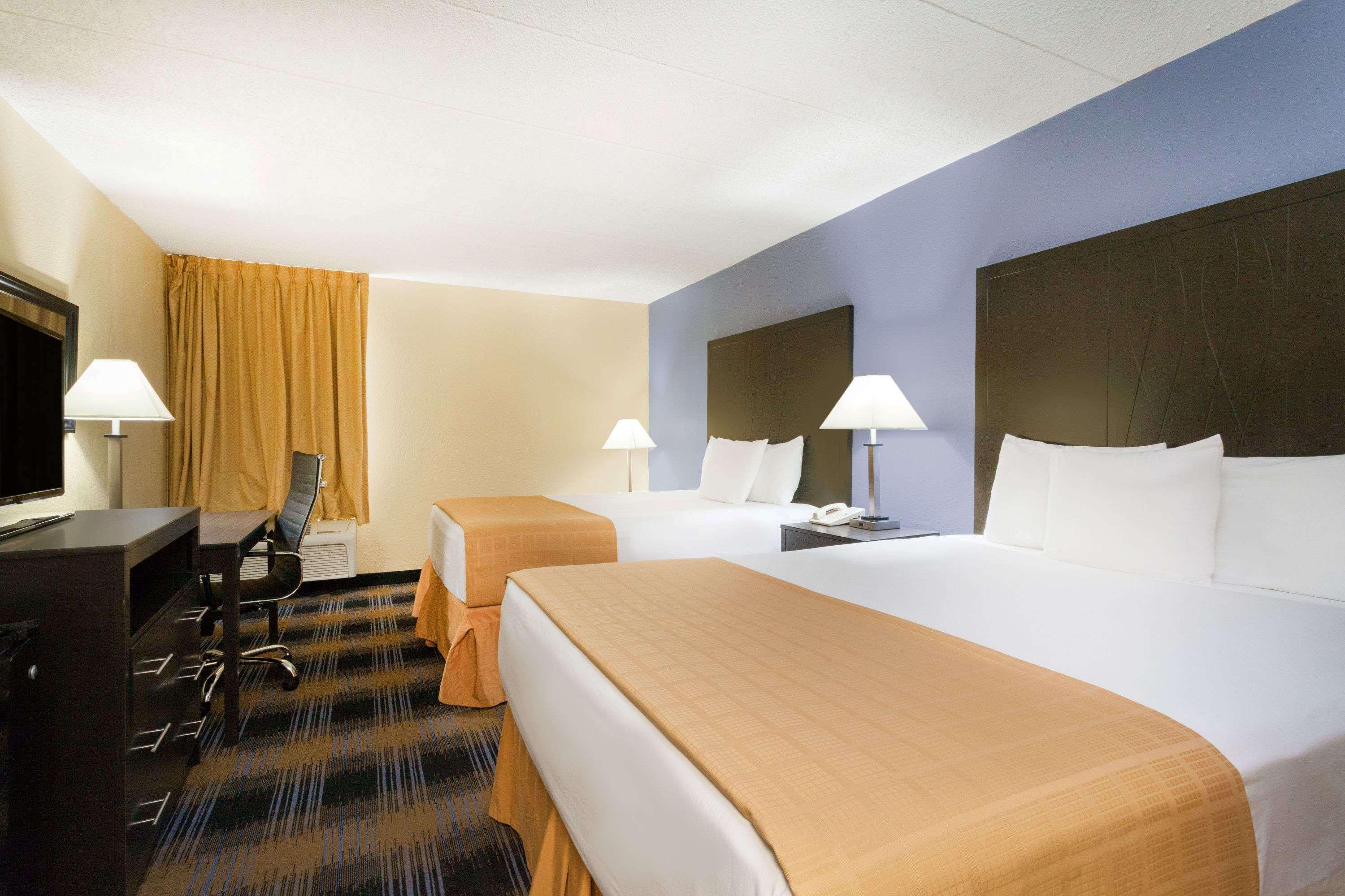 Days Inn By Wyndham Wilkes Barre Εξωτερικό φωτογραφία