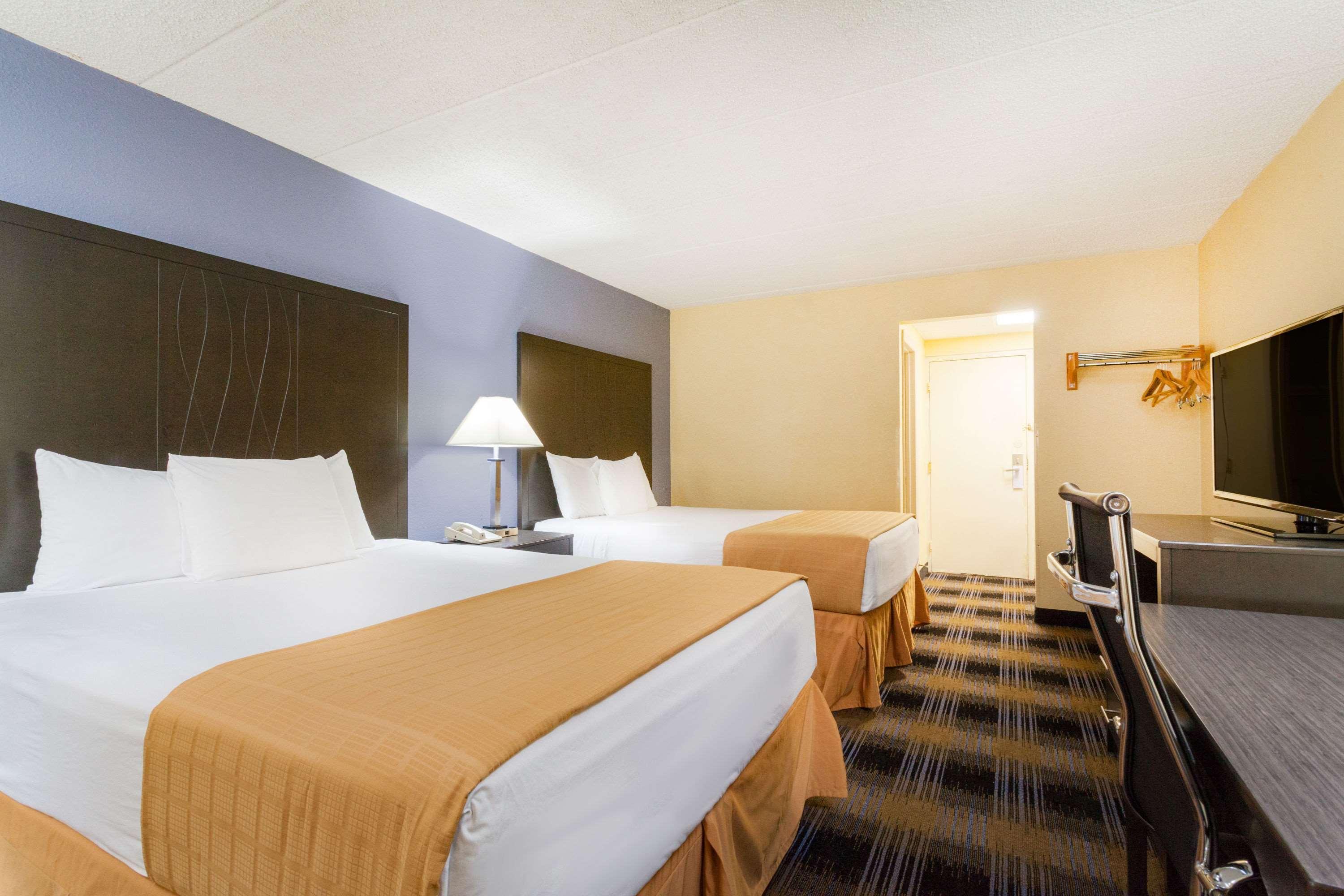 Days Inn By Wyndham Wilkes Barre Εξωτερικό φωτογραφία