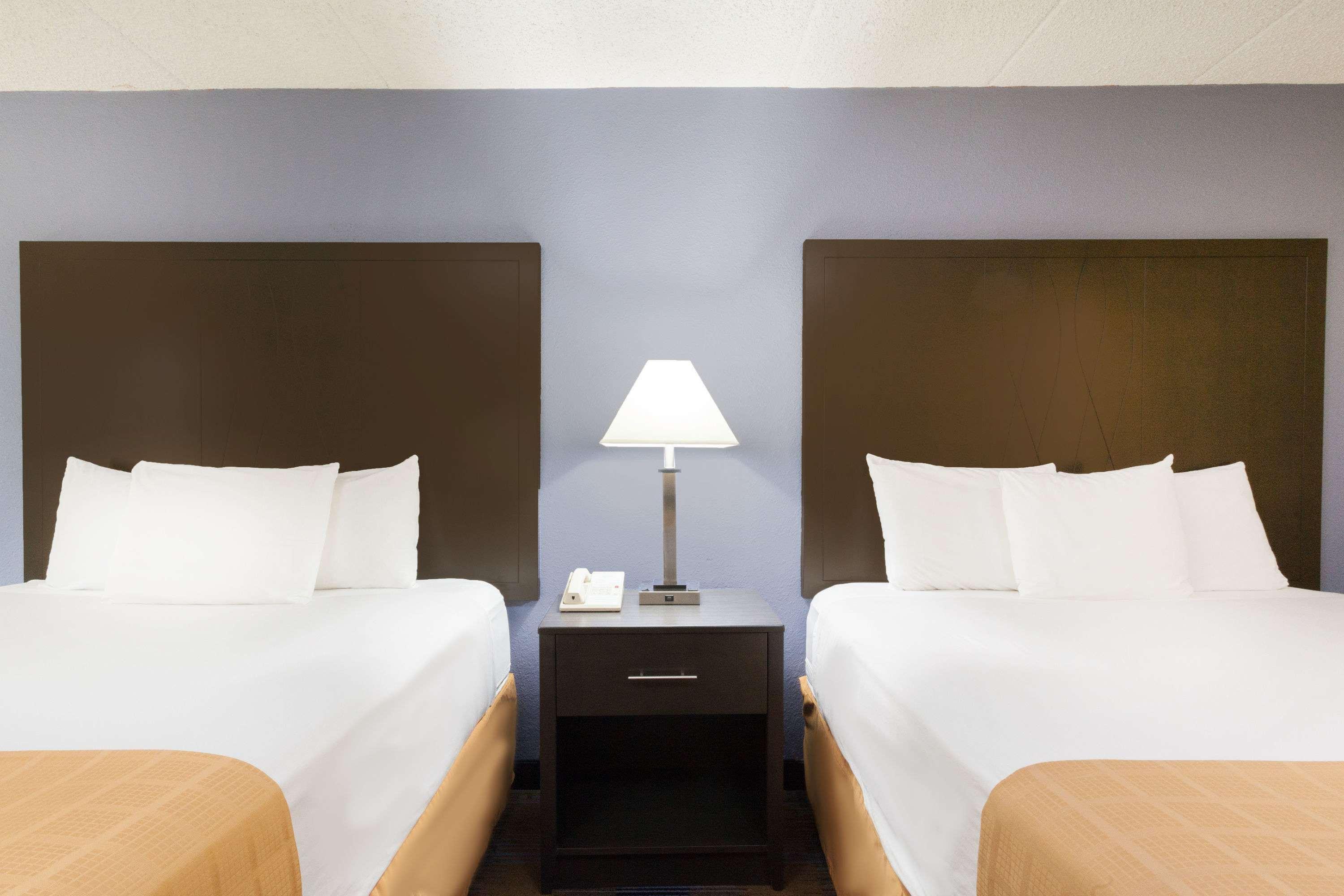 Days Inn By Wyndham Wilkes Barre Εξωτερικό φωτογραφία