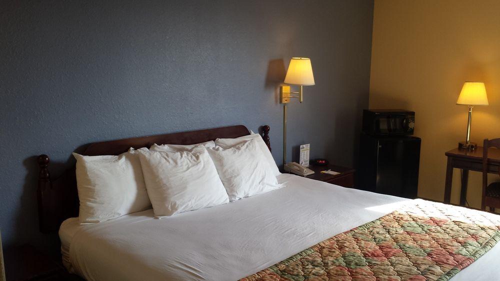 Days Inn By Wyndham Wilkes Barre Εξωτερικό φωτογραφία