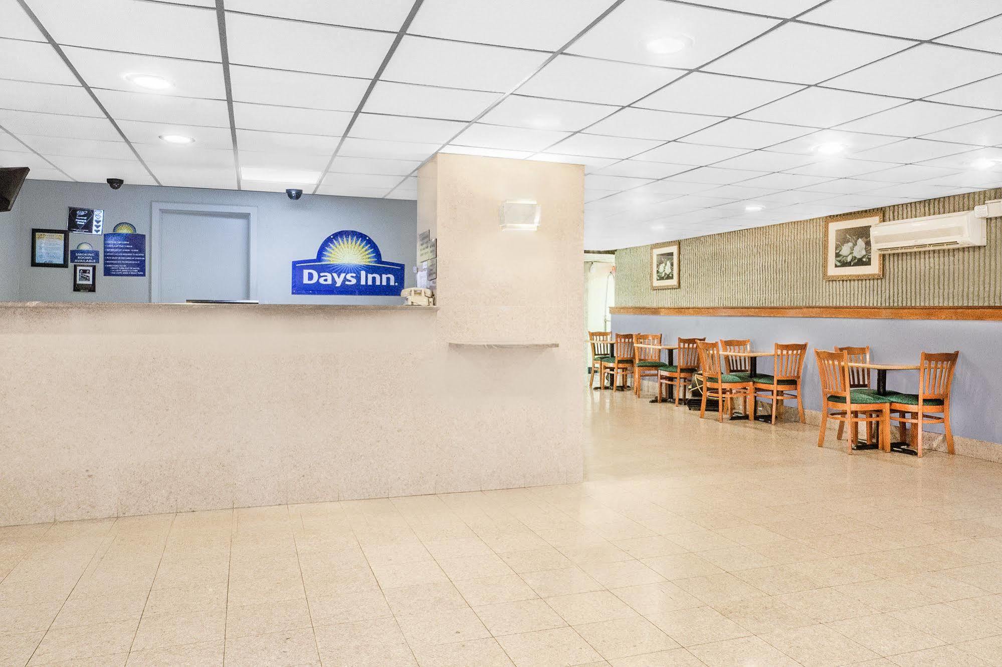 Days Inn By Wyndham Wilkes Barre Εξωτερικό φωτογραφία