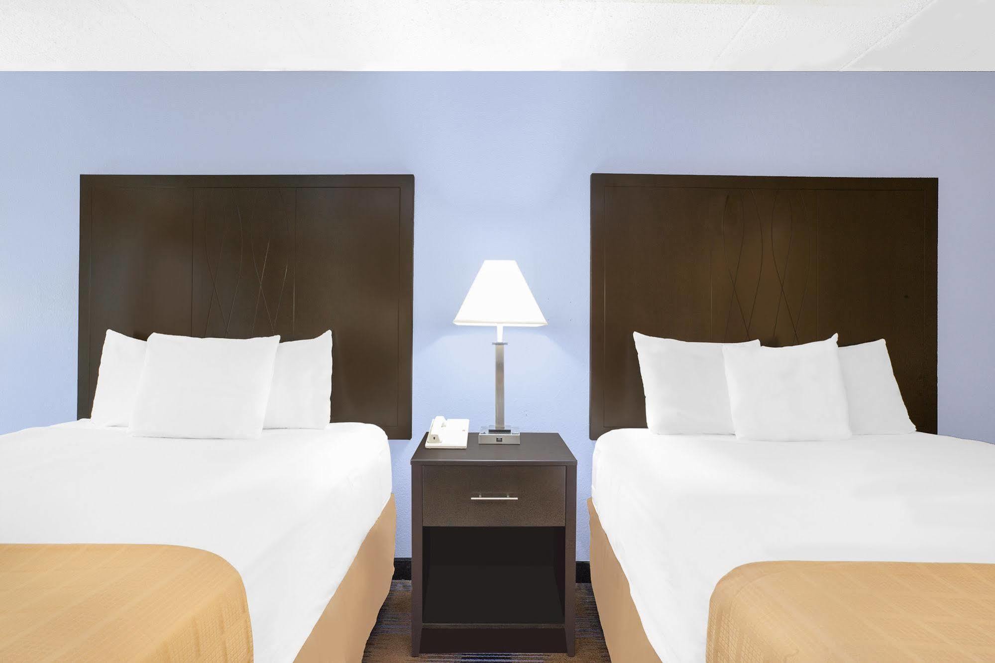 Days Inn By Wyndham Wilkes Barre Εξωτερικό φωτογραφία